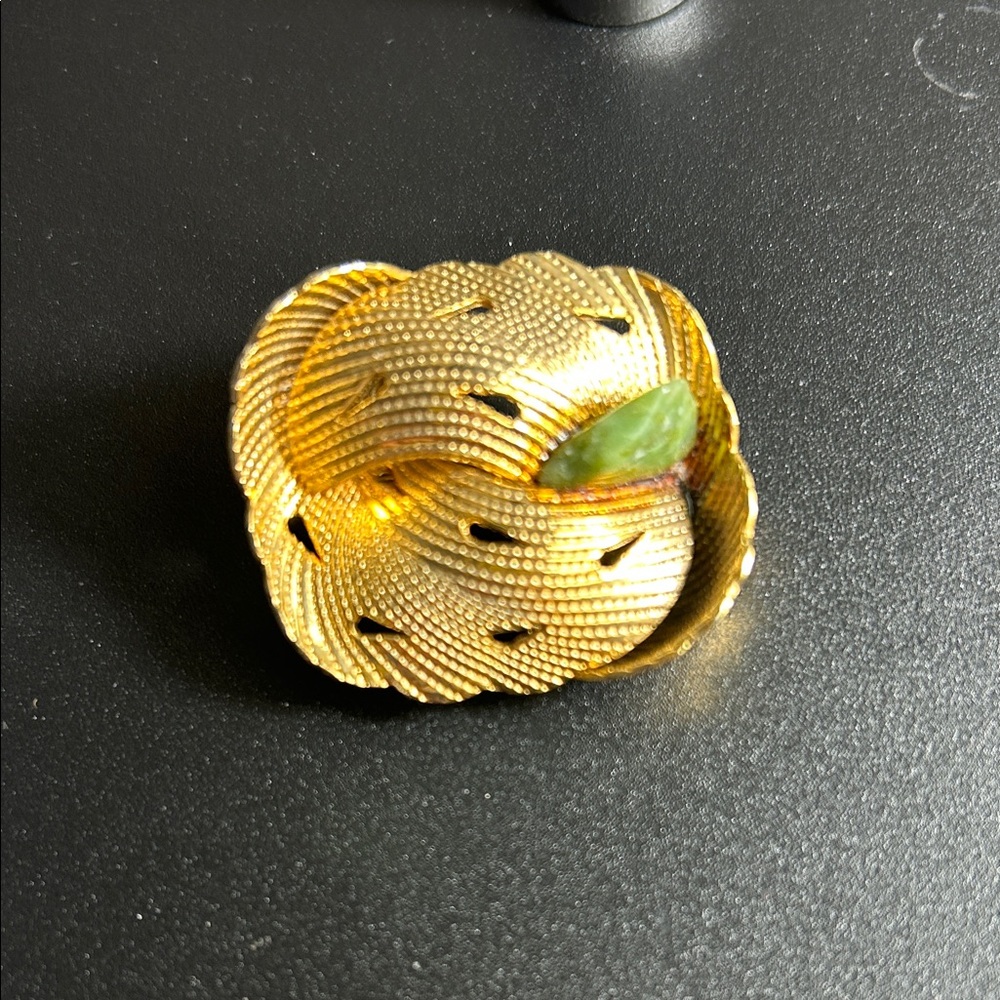 Vintage Gold Tone and Jade Women's Brooch